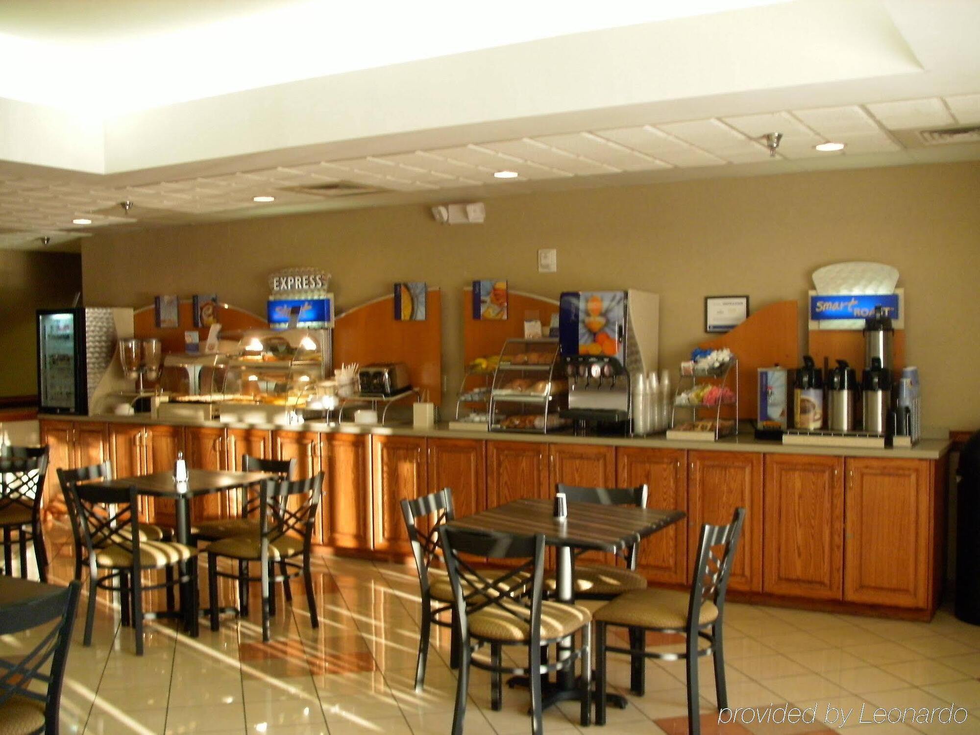 Holiday Inn Express Hotel & Suites Laurinburg By Ihg Ngoại thất bức ảnh