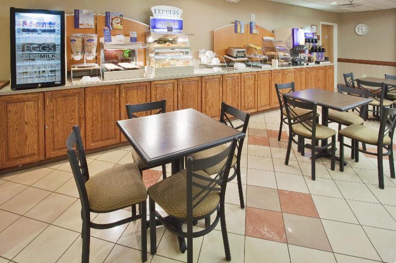 Holiday Inn Express Hotel & Suites Laurinburg By Ihg Ngoại thất bức ảnh
